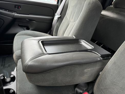 Used 2004 Chevrolet Silverado 1500 4x4 Extended Cab w/ Light Duty Power Package image 24