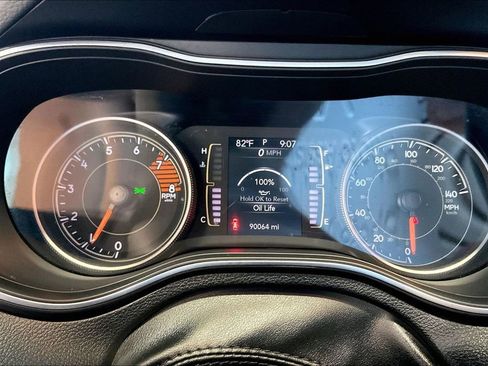 Used 2020 Jeep Cherokee Latitude FWD image 7