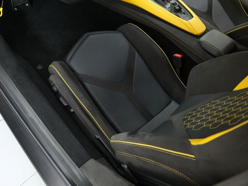 Used 2024 Lamborghini Revuelto image 26