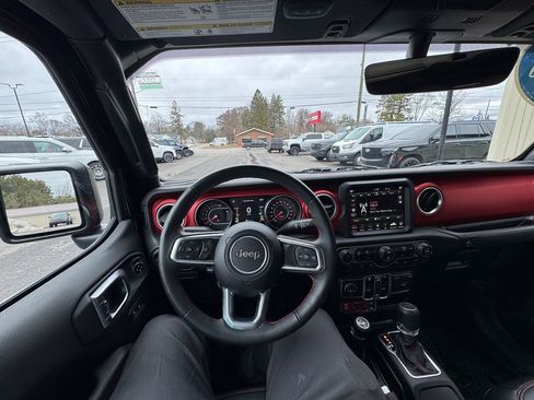 Used 2020 Jeep Gladiator Rubicon w/ Uconnect 4C Nav & Sound Group AWD/4WD image 11