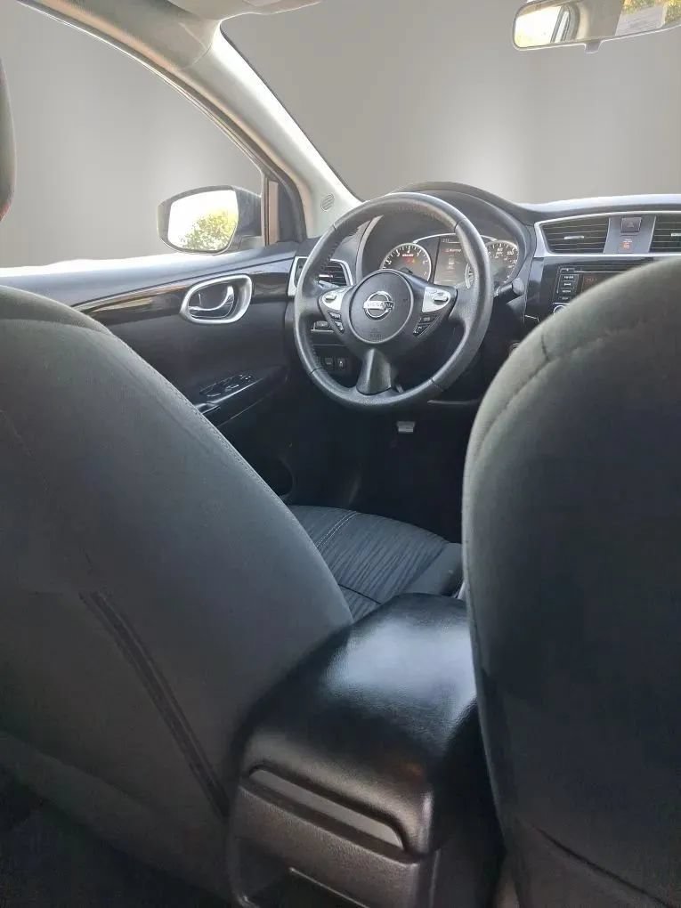 Used 2017 Nissan Sentra SV FWD image 35