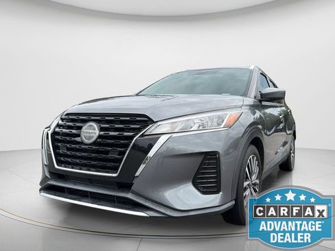 Used 2021 Nissan Kicks SV FWD image 2