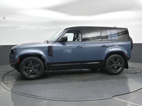 Used 2025 Land Rover Defender 110 X-Dynamic SE AWD/4WD image 8