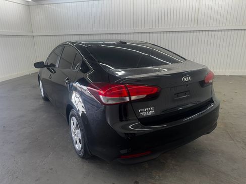 Used 2017 Kia Forte LX image 7