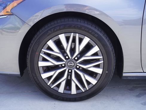 Used 2024 Nissan Altima 2.5 SV FWD image 20