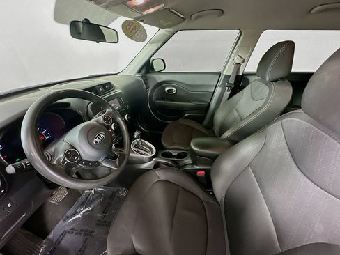Used 2018 Kia Soul FWD image 25