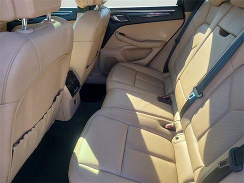 Used 2020 Porsche Macan S image 14