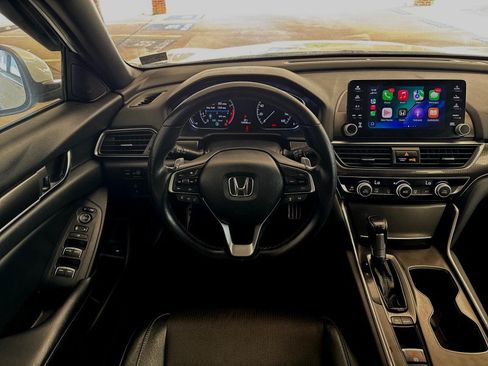 Used 2018 Honda Accord Sport image 17