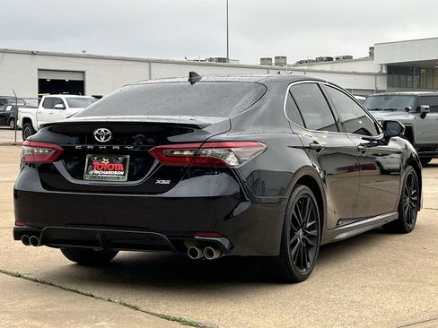 Used 2023 Toyota Camry XSE FWD image 4