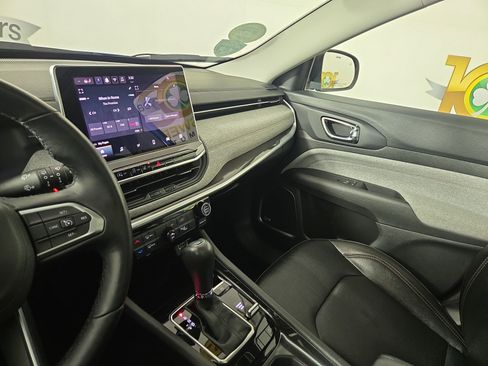 Used 2022 Jeep Compass Latitude w/ Sun and Sound Group image 24