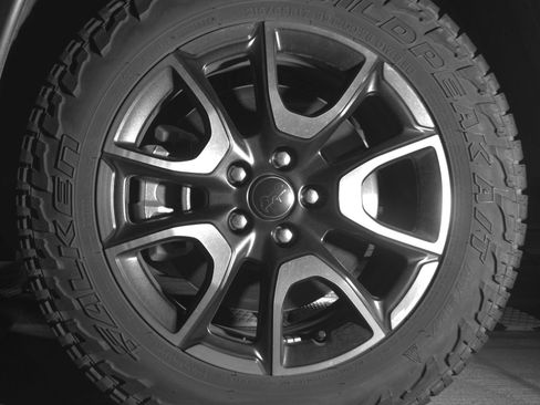 Used 2025 Jeep Compass Trailhawk AWD/4WD image 12