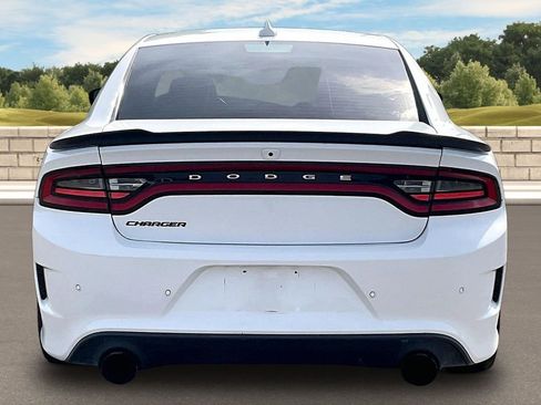 Used 2017 Dodge Charger R/T RWD image 4