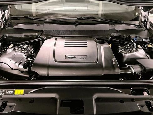 Certified 2025 Land Rover Discovery Dynamic SE AWD/4WD image 9