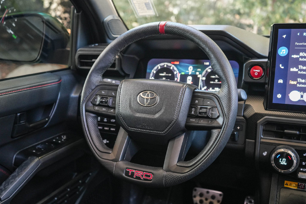 Used 2025 Toyota Tacoma TRD Pro w/ Tow Tech Package AWD/4WD image 15