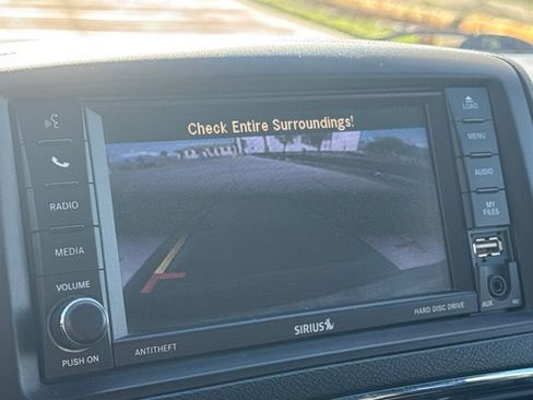 Used 2018 Dodge Grand Caravan SE image 20