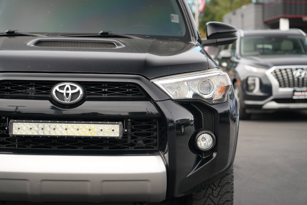 Used 2019 Toyota 4Runner TRD Off-Road AWD/4WD image 5