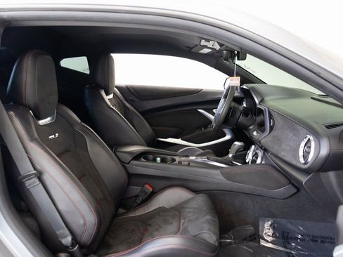 Used 2021 Chevrolet Camaro ZL1 RWD image 26