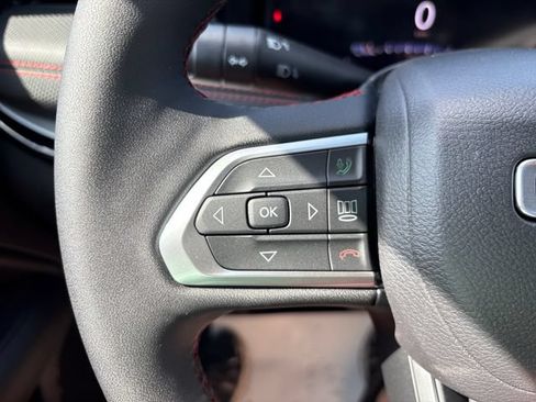 New 2026 Jeep Compass Trailhawk w/ Sun, Sound & Navigation Group AWD/4WD image 11
