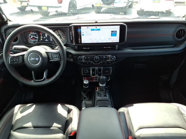 Used 2024 Jeep Wrangler Unlimited Rubicon AWD/4WD image 14