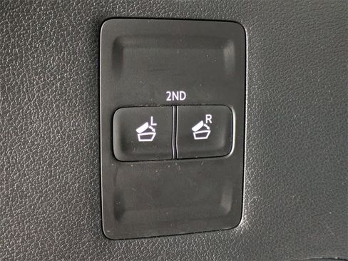 Used 2022 Hyundai Palisade SE image 13