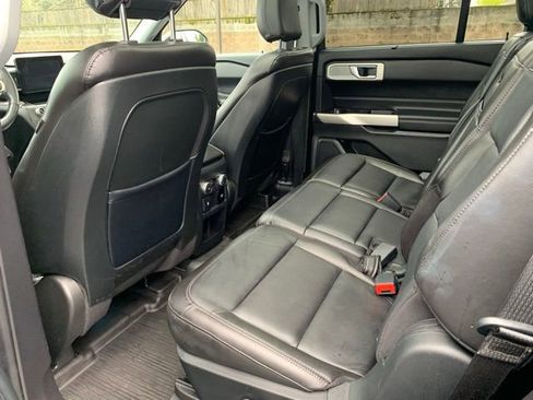 Used 2020 Ford Explorer Limited w/ Class III Trailer Tow Package image 17
