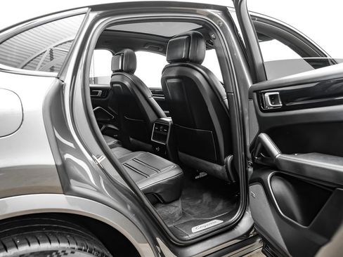 Used 2021 Porsche Cayenne Coupe AWD/4WD image 45