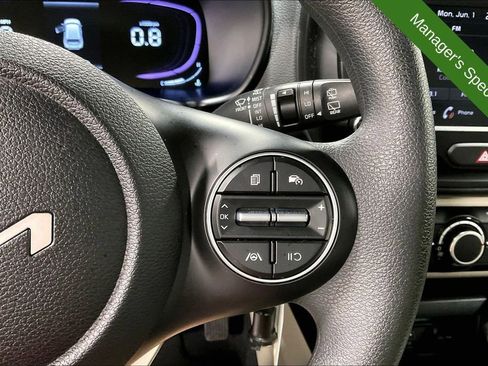 Used 2025 Kia Soul LX w/ LX Technology Package FWD image 25
