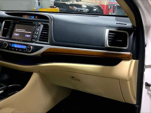 Used 2019 Toyota Highlander Limited image 36
