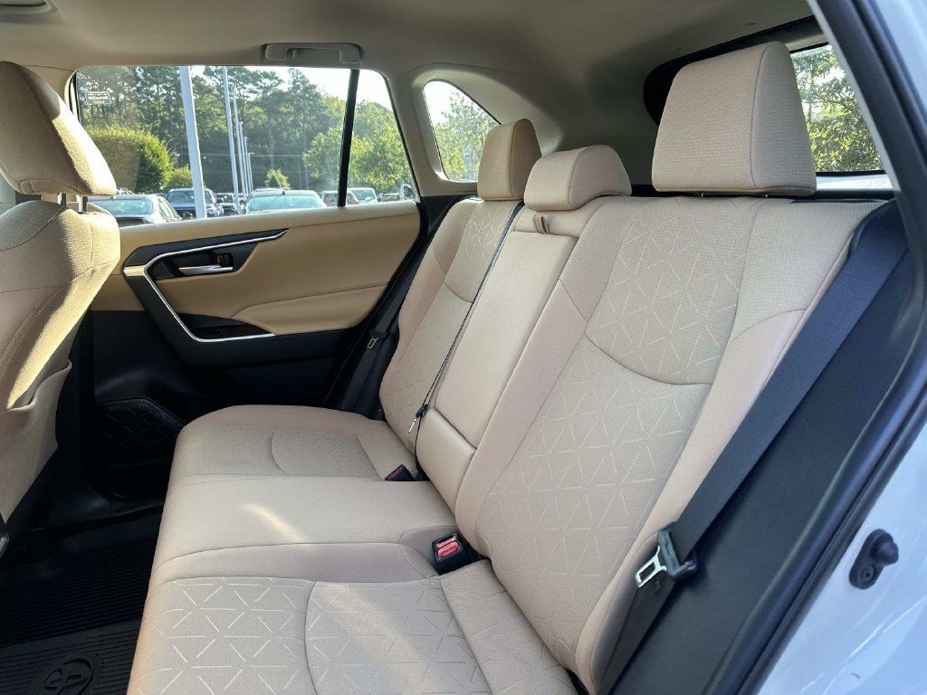 Used 2025 Toyota RAV4 XLE w/ Convenience Package FWD image 17