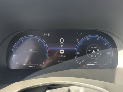 Certified 2025 Toyota Highlander Platinum image 11