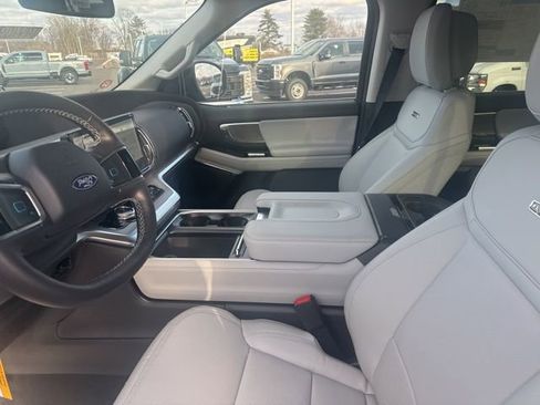 New 2026 Ford Expedition Platinum w/ Driver's Package image 27