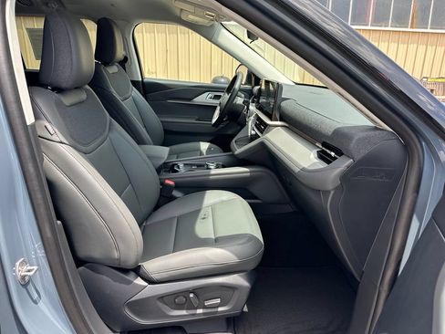 New 2026 Ford Explorer Active w/ Active Comfort Package RWD image 16