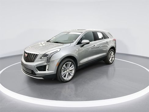 Used 2025 Cadillac XT5 Premium Luxury image 4