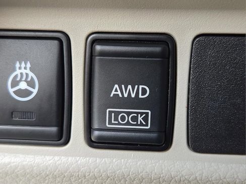 Used 2018 Nissan Rogue Sport SV w/ SV Technology Package image 26