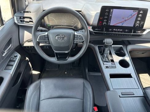 Used 2023 Toyota Sienna XSE w/ XSE Plus Package AWD/4WD image 5