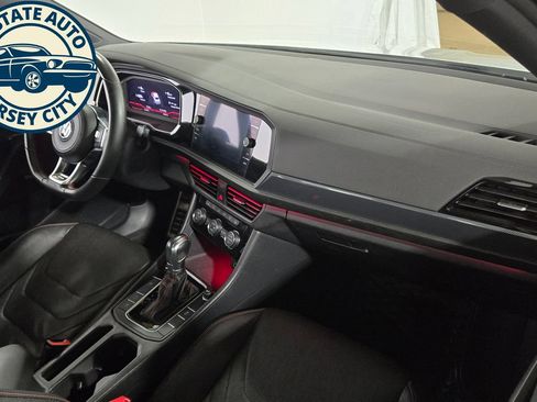 Used 2019 Volkswagen Jetta GLI Autobahn FWD image 36
