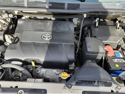 Used 2015 Toyota Sienna XLE image 27