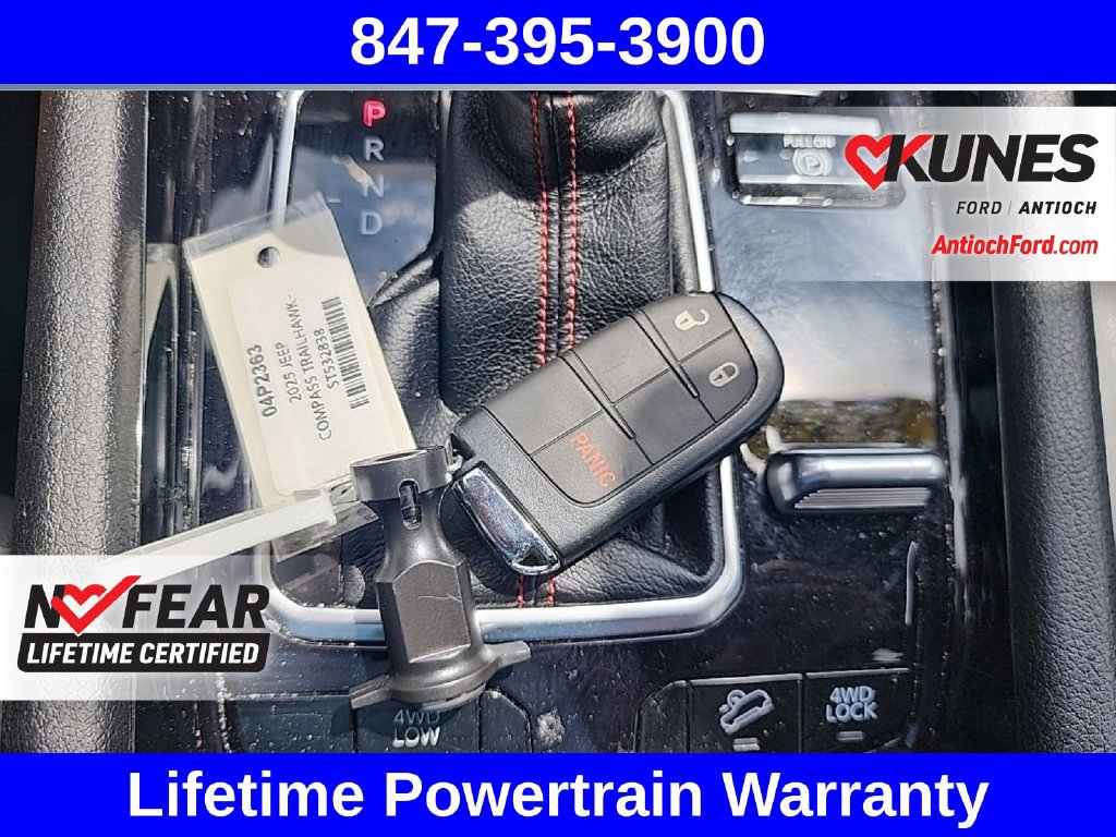 Used 2025 Jeep Compass Trailhawk AWD/4WD image 19
