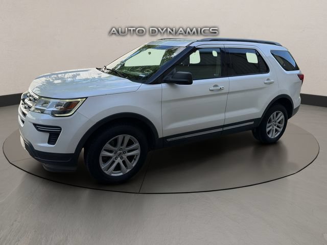 Used 2018 Ford Explorer XLT AWD/4WD image 2