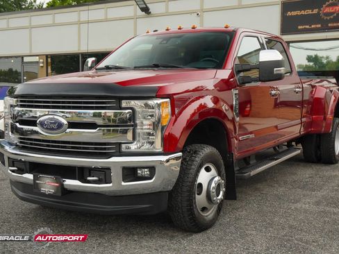 Used 2017 Ford F350 Lariat w/ Lariat Ultimate Package image 3