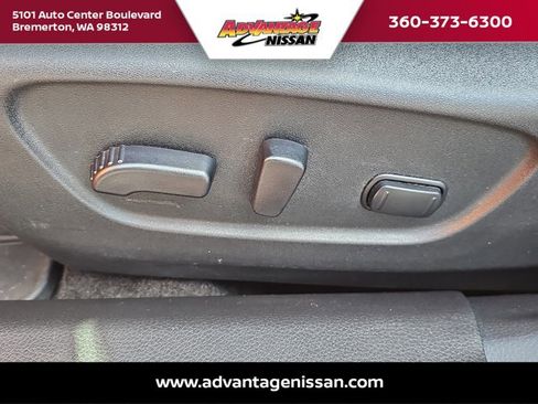 Used 2019 Nissan Rogue SV w/ Sun & Sound Touring Package image 11