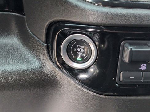 Certified 2022 Chevrolet Silverado 1500 ZR2 w/ Technology Package image 18