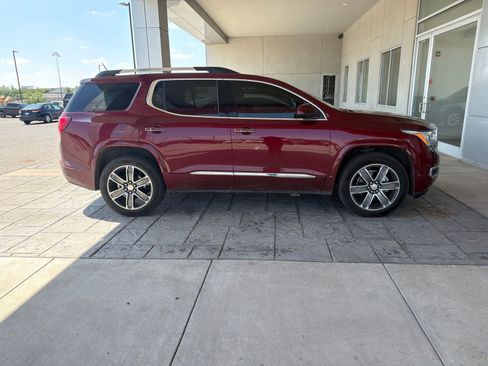 Used 2018 GMC Acadia Denali w/ Technology Package FWD image 4