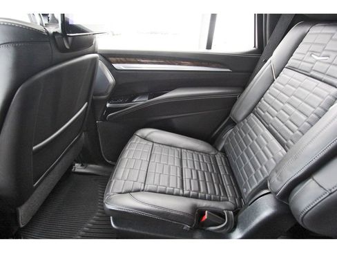 Certified 2025 Cadillac Escalade Sport Platinum w/ LPO, ONYX Package AWD/4WD image 12