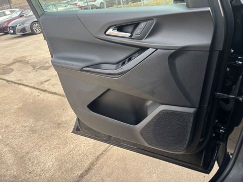 Used 2025 Chevrolet Equinox LT image 18