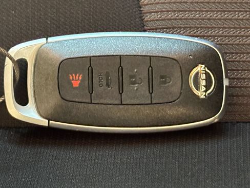 Used 2025 Nissan Sentra SV FWD image 21