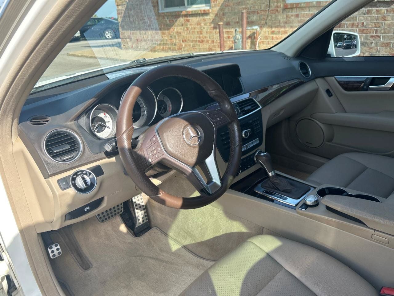 Used 2014 Mercedes-Benz C 250 Sedan image 18