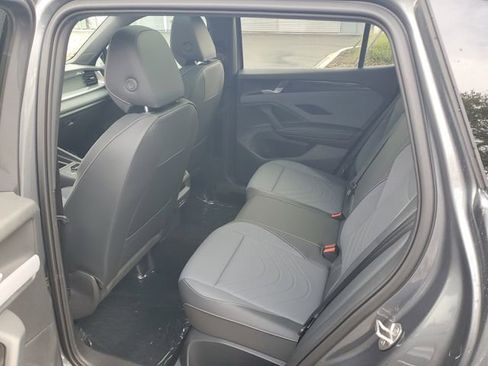 New 2026 Volkswagen Tiguan SE R-Line FWD image 11