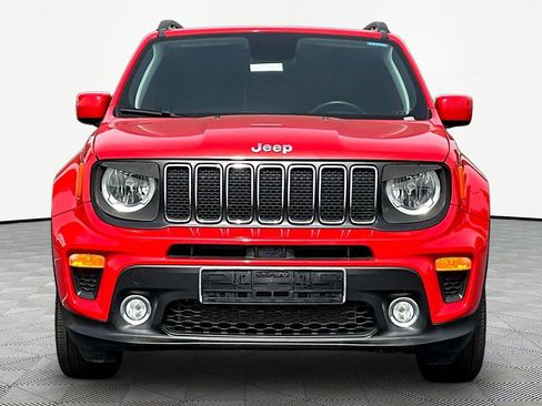 Used 2019 Jeep Renegade Latitude w/ Cold Weather Group AWD/4WD image 2