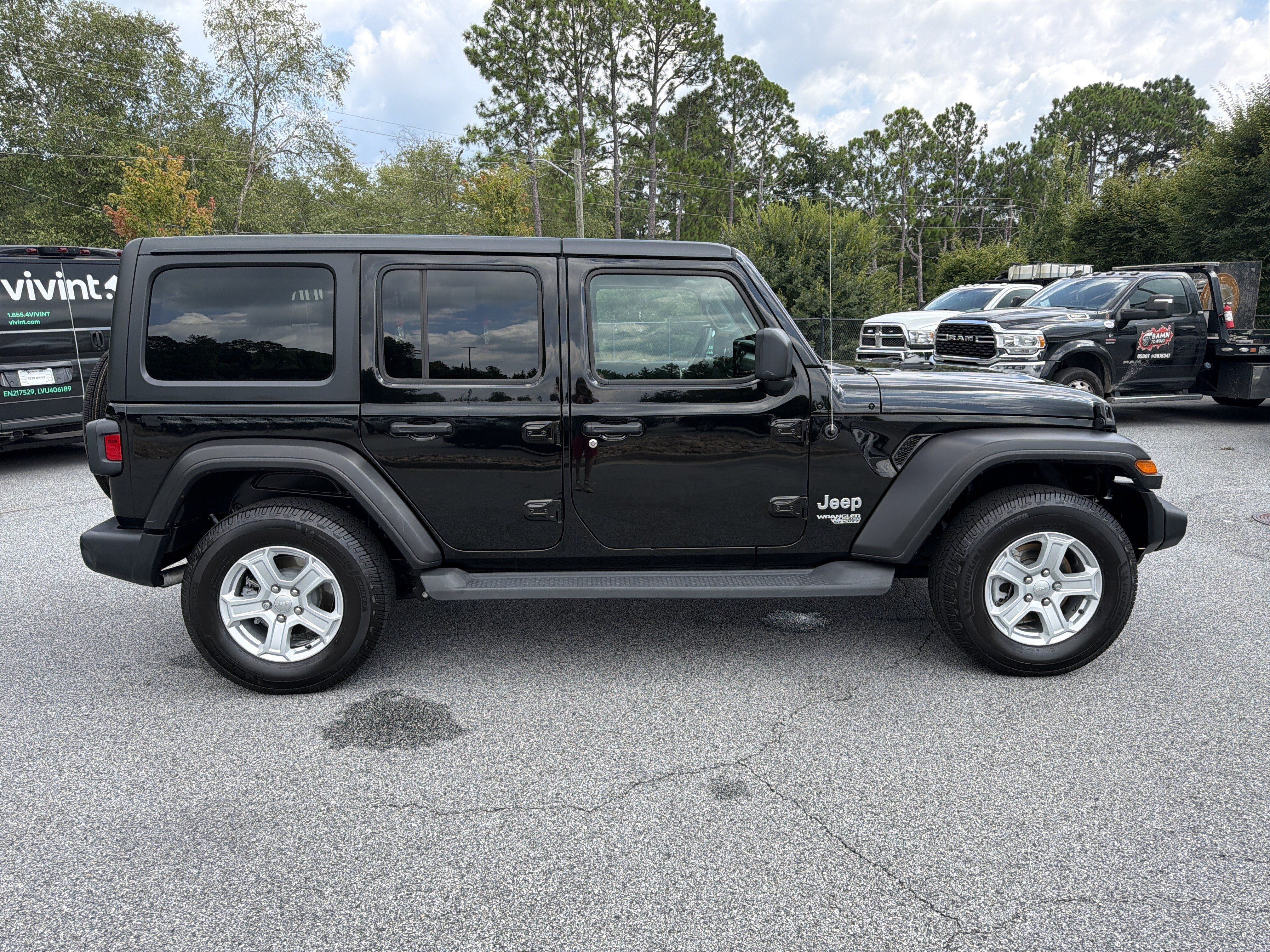 Used 2019 Jeep Wrangler Unlimited Sport S AWD/4WD image 9